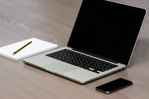 企業(yè)獲取用戶聯(lián)系方式的直接手段是短信驗證碼